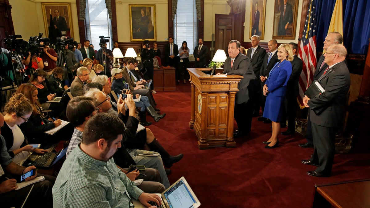  Gov.Christie addresses a gathering laying out preparation plans for a possible weekend rainstorm Thursday, Oct. 1, 2015. (AP Photo/Mel Evans) 