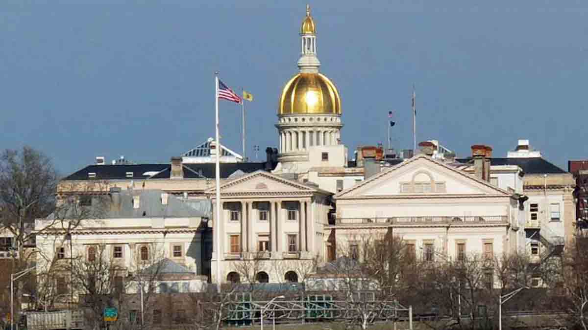 File photo: The State Capitol in Trenton (Alan Tu/WHYY) 