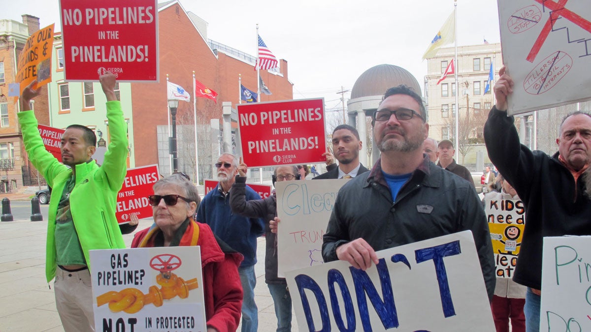  Environmental activists opposed to a pipeline project rally outside the New Jersey Statehouse (photo by Phil Gregory) 