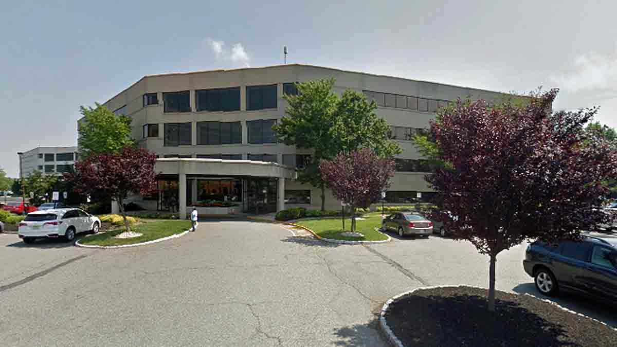  Rutgers clinic is located at its Edison Metroplex building. (Image via Google Maps) 