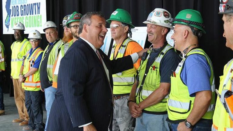 image002 Gov. Chris Christie meets with construction workers at American Dream site in East Rutherford, New Jersey. (Governor’s Office photo)