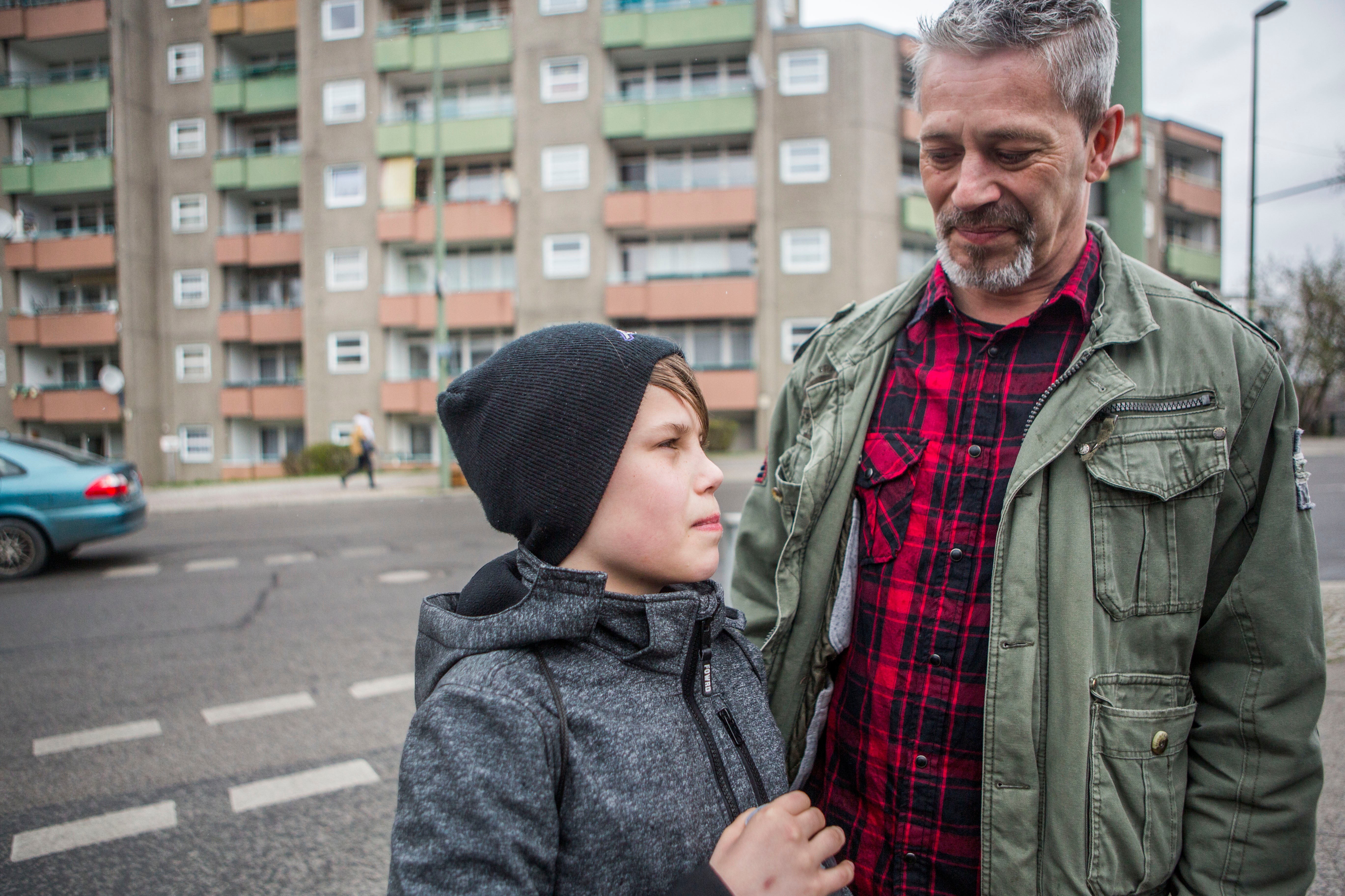 Andreas Rissman (right), a single father, with his son Lysander, who attends Vineta elementary in Wedding.(Jessica Kourkounis/For Keystone Crossroads)