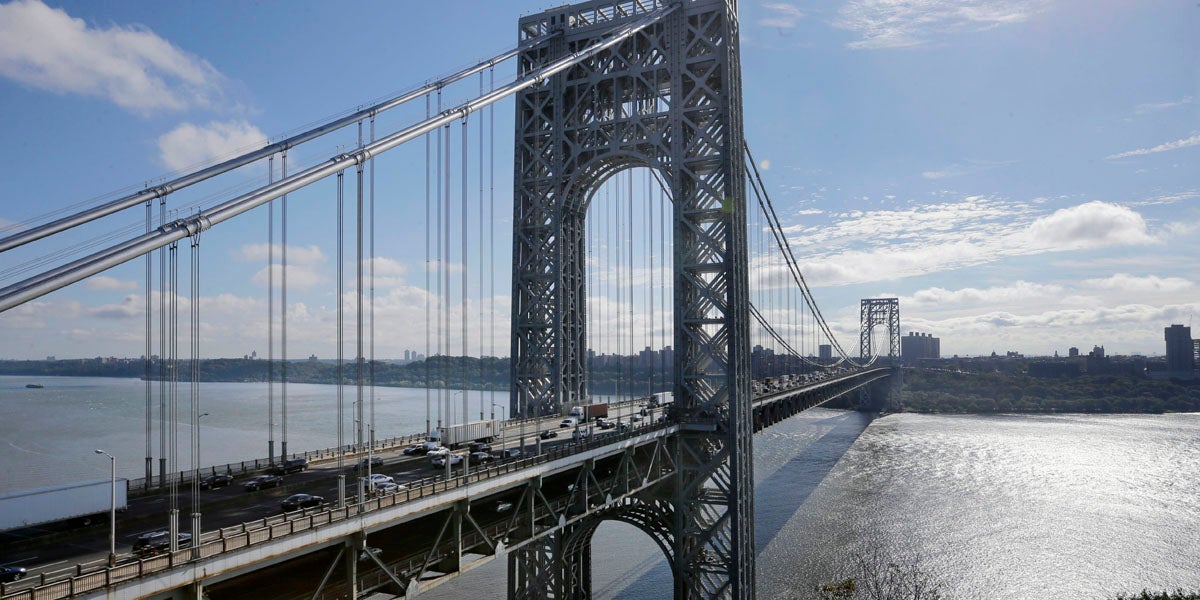  Traffic moves across the George Washington Bridge before a news conference where New Jersey and national Democratic Party leaders in September marked the anniversary of lane closures near the bridge in Fort Lee, New Jersey. (AP file photo) 
