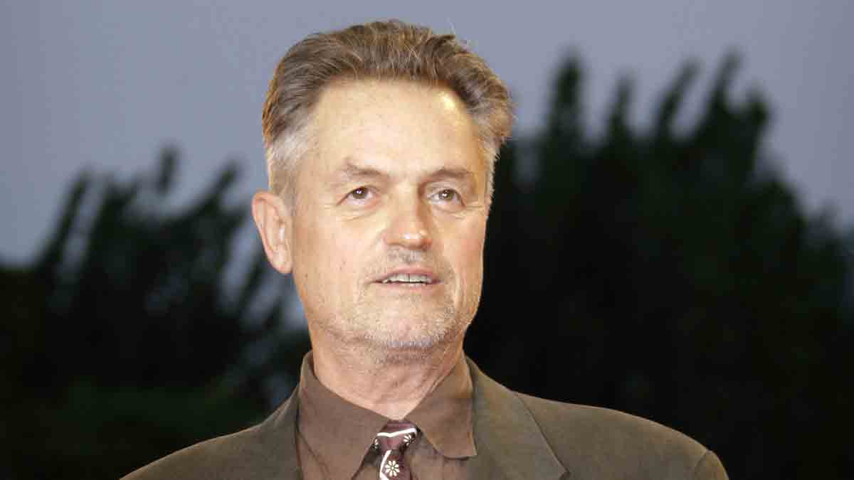  FILE - In this Sept. 3, 2008 file photo, filmmaker Jonathan Demme poses during the photo call of the movie 