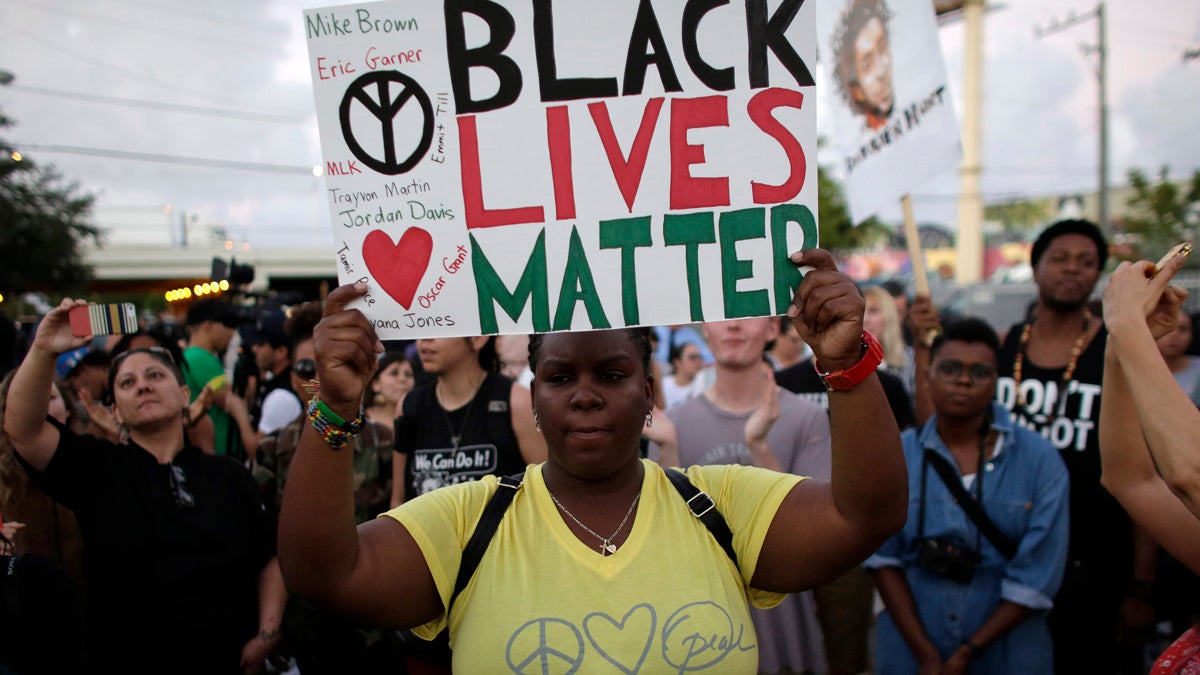 More than a dozen Philadelphia-area therapists will offer counseling sessions for free or at a reduced rate to Black Lives Matter activists. (AP file photo)