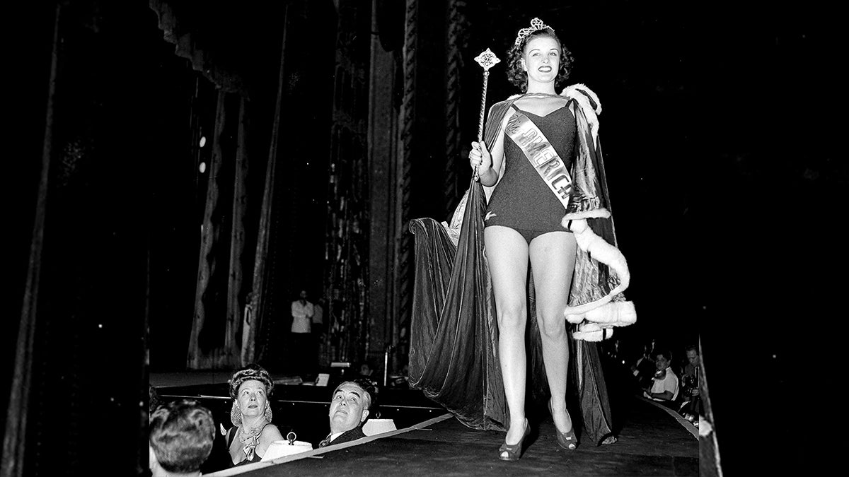 Miss America Upskirt