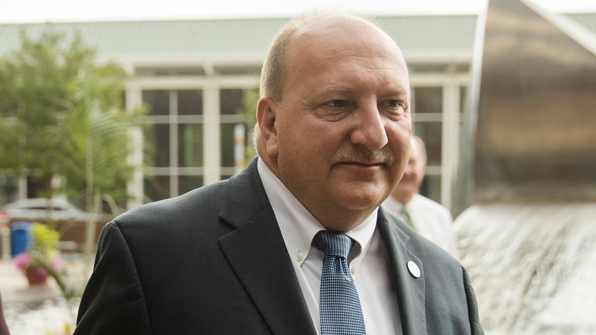  Allentown Mayor Ed Pawlowski arrives at the federal building in Philadelphia, Thursday, July 27, 2017. (Matt Rourke/AP Photo) 