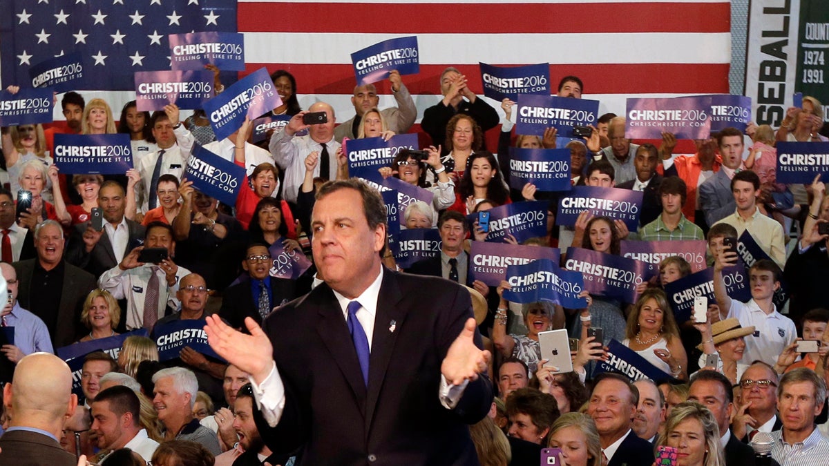 New Jersey Gov. Chris Christie takes the podium to speak to supporters during an event announcing he will seek the Republican nomination for president
