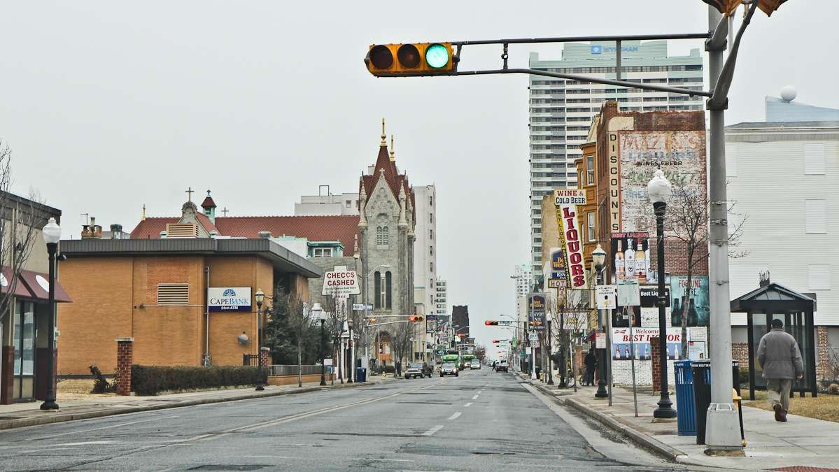 Atlantic City and New Jersey have settled on a new contract calling for the city to cut its police force by 30 officers. (WHYY file photo)