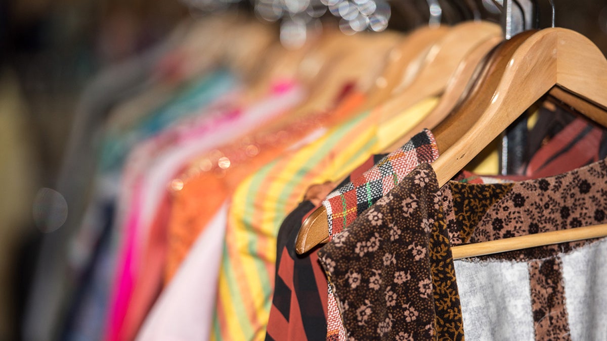  (<a href='https://www.bigstockphoto.com/image-130327175/stock-photo-vintage-clothes-for-sale-inside-a-shop'>Andrea Izzotti</a>/Big Stock Photo) 