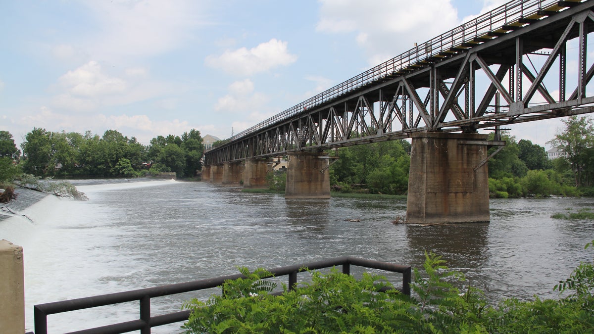  SEPTA's Bridgeport Viaduct between Bridgeport Station and Norristown has been closed for emergency repairs. (Emma Lee/for NewsWorks) 