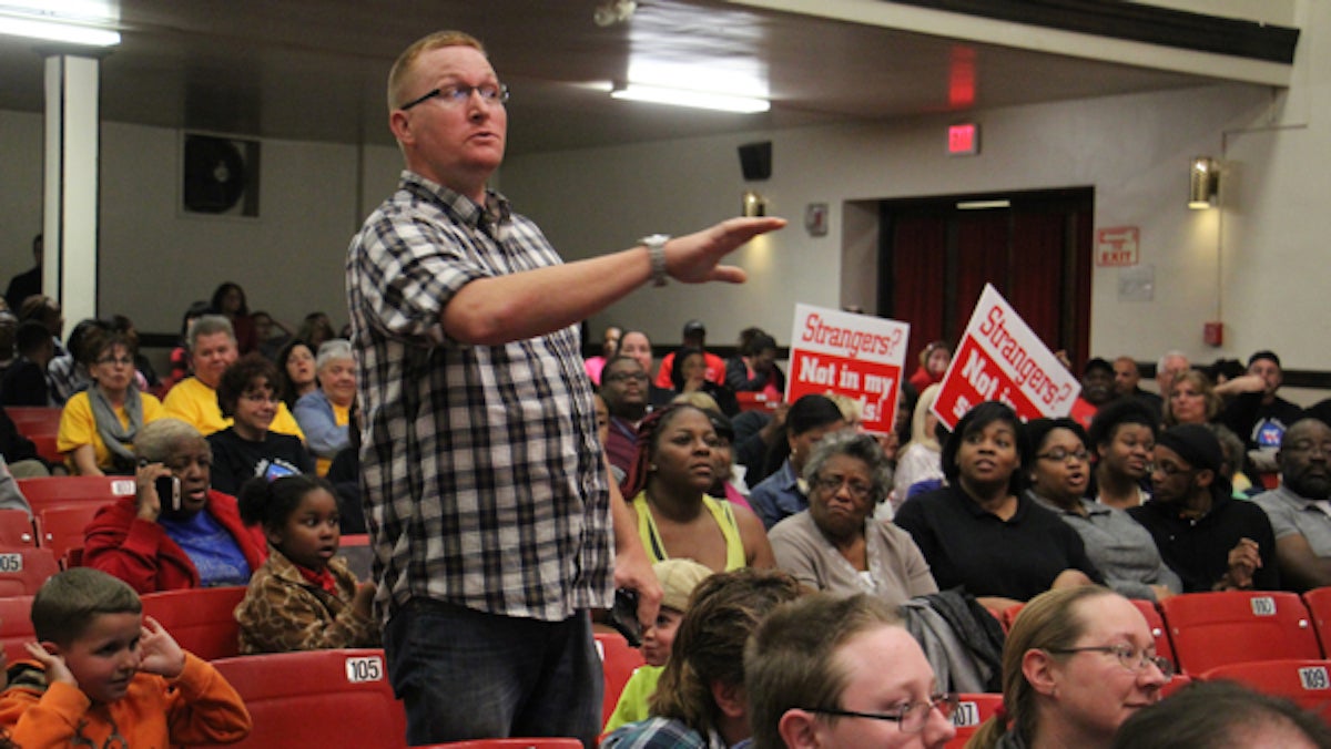  Scott Hurst, father of two young children in the Paulsboro school district, speaks out at a school board budget meeting. (Emma Lee/WHYY) 