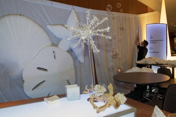 <p><p>Decorations are taken down after one of the parties ended in the morning. (Bas Slabbers/for NewsWorks)</p></p>

