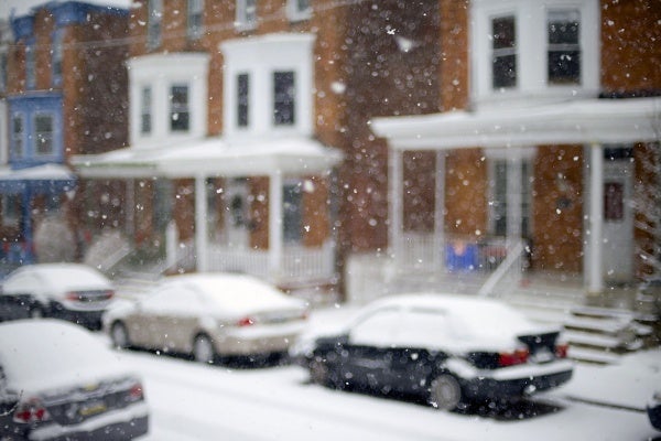 <p>The snow quickly left a white cover of one or two inches. (Bas Slabbers/for NewsWorks)</p>
