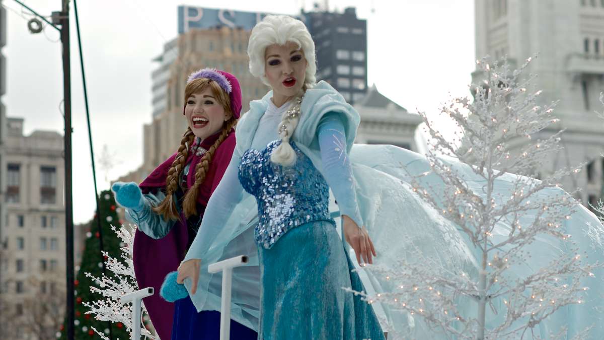 Anna and Elsa from Disney on Ice presents 'Frozen'. (Bas Slabbers/for NewsWorks)