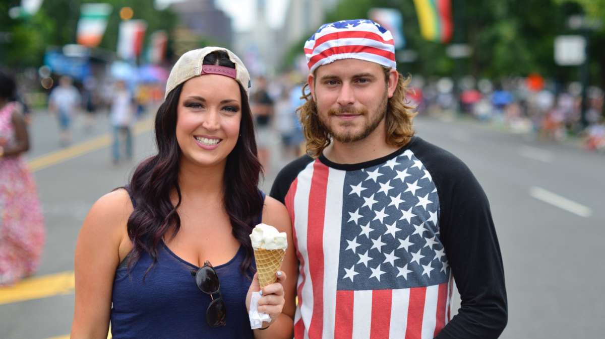 Megan McHugh and Joe Torok stop for a photo as they enjoy a stroll down the Ben Franklin Parkway.