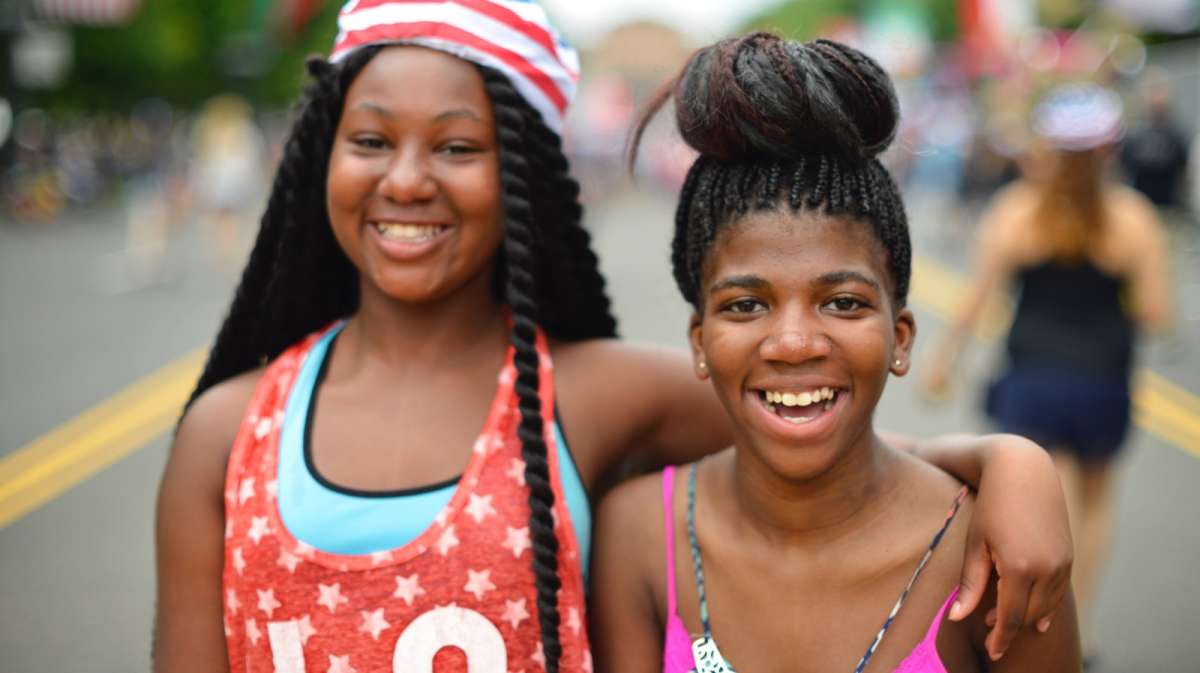 Khaneefah Goggins and Tyshira Mills are all smiles.