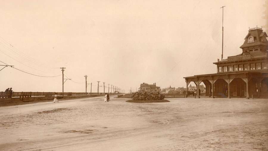 The Pennsylvania Railroad station at Beach Avenue and Grant Street. (Richard Gibbs Collection)