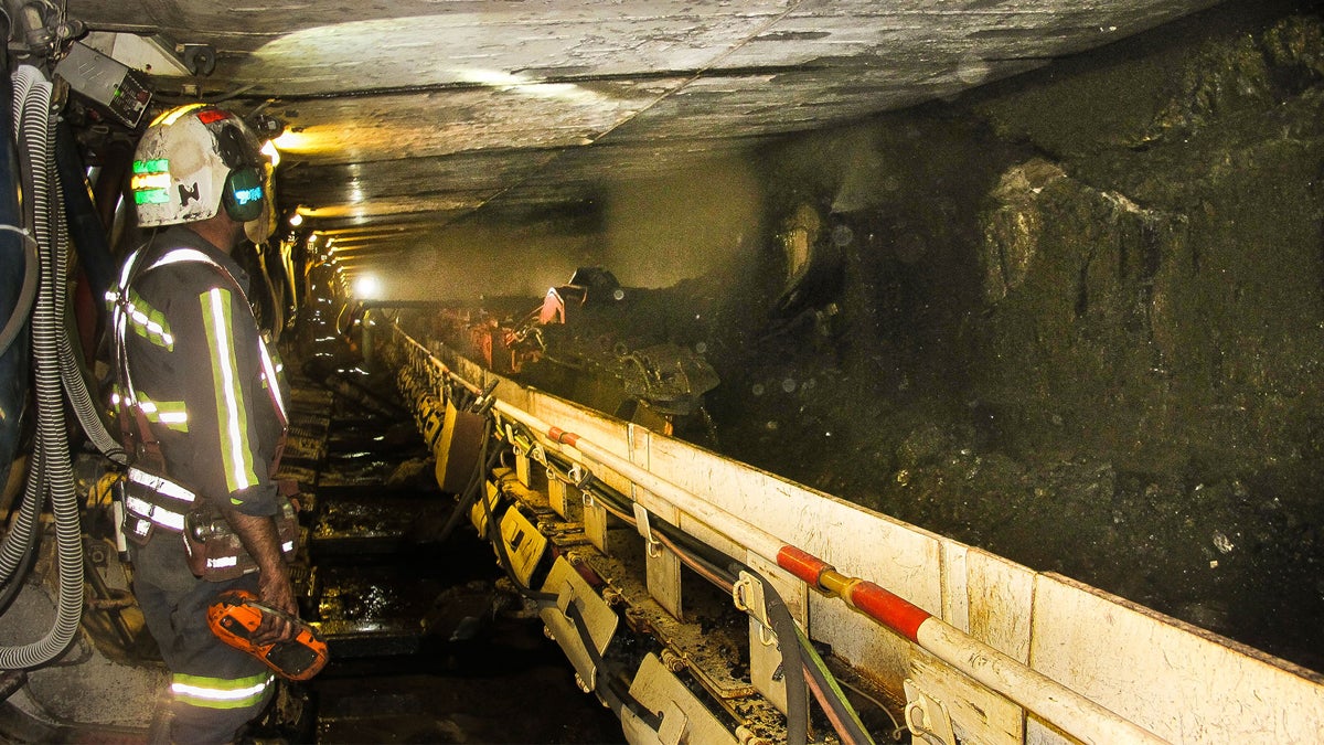  The Alpha Natural Resources Cumberland mine in Greene County. Coal currently supplies 40 percent of Pennsylvania’s electricity, but industry advocates say coal faces a “perfect storm” of problems right now — from tougher carbon regulations, to low electric demand, and competition from natural gas. (Marie Cusick/StateImpact) 