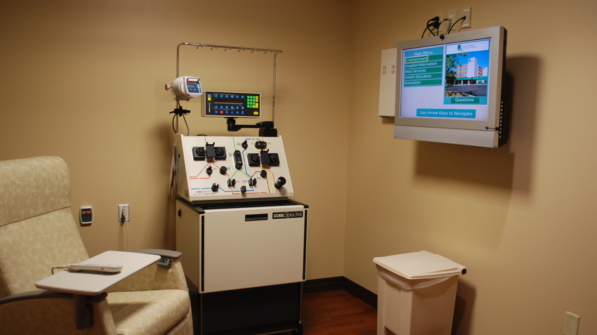  The machine in this private room separates out the different parts of the patient's blood by density to isolate the stem cells. (Elle Pfeffer/for NewsWorks) 