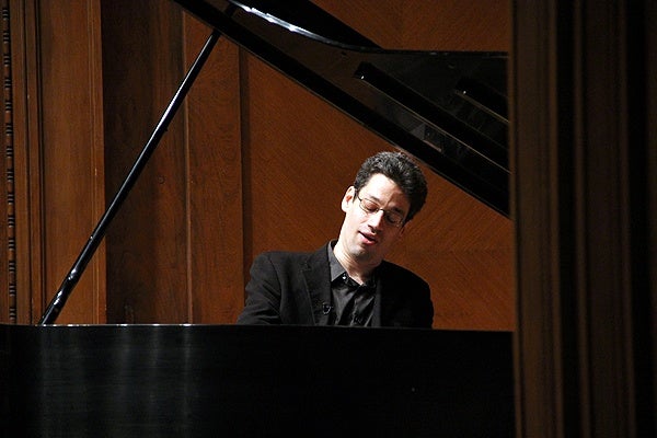 Jonathan Biss plays a Beethoven Sonata during the filming of his online course at the Curtis Institute. (Emma Lee/for NewsWorks)