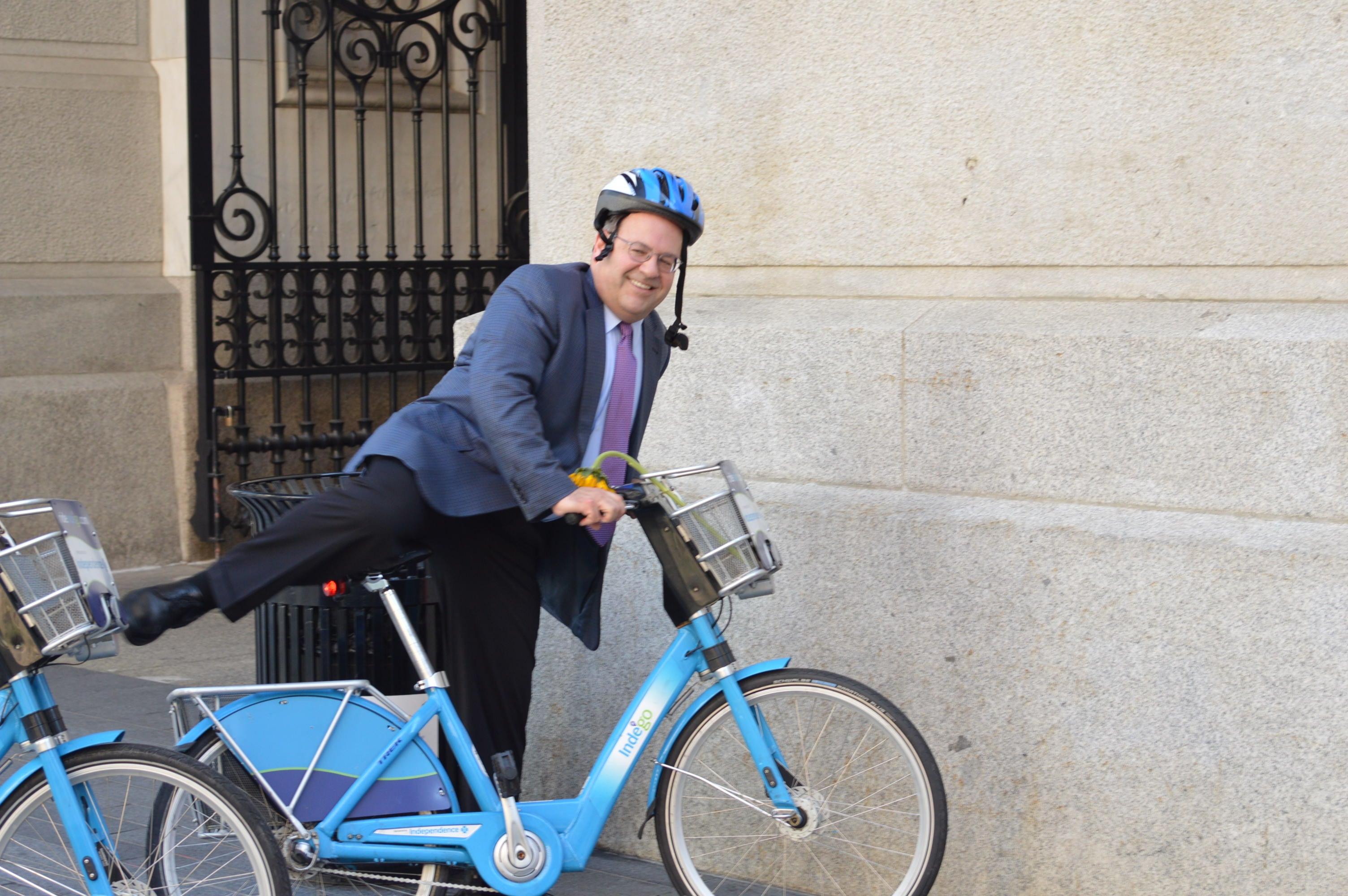  City Councilman Alan Domb dressed up to bike to work (Tom MacDonald/WHYY) 