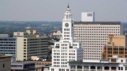  The Philadelphia Police Department will move to the former Inquirer building on North Broad Street by 2020. (Emma Lee/WHYY) 