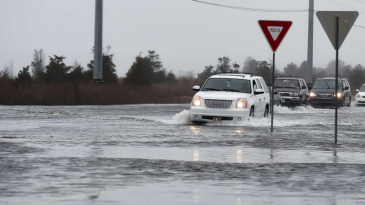 Winter Storm Damon has brought flooding to the side streets in Dewey Beach and Coastal Highway (Del. Rt. 1) south of Dewey Beach north of Indian River Inlet as the storm moves away this afternoon. (Chuck Snyder / for NewsWorks)