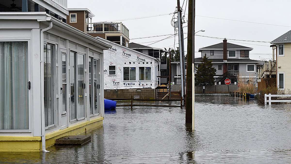 Winter Storm Damon has brought flooding to the side streets in Dewey Beach and Coastal Highway (Del. Rt. 1) south of Dewey Beach north of Indian River Inlet as the storm moves away this afternoon. (Chuck Snyder / for NewsWorks)