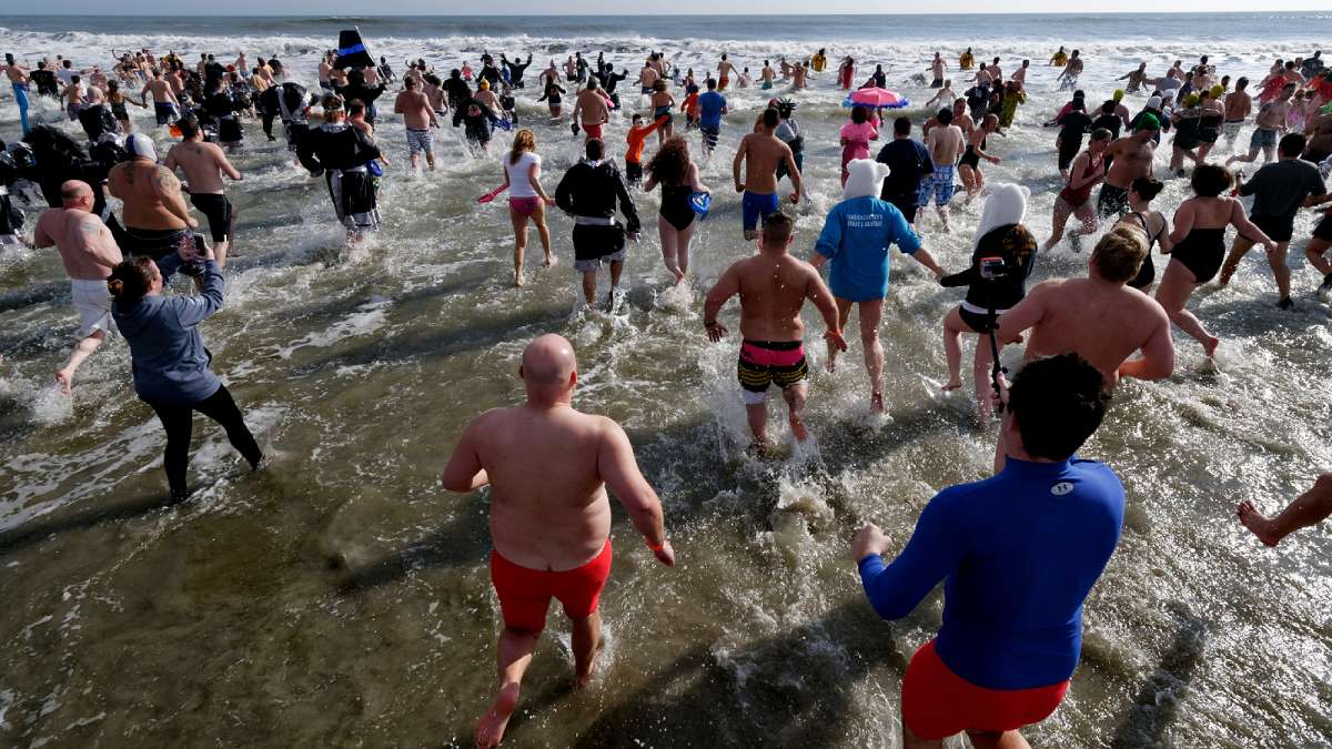 Scenes from the annual Wildwood Polar Bear Plunge. (Bastiaan Slabbers/for NewsWorks)