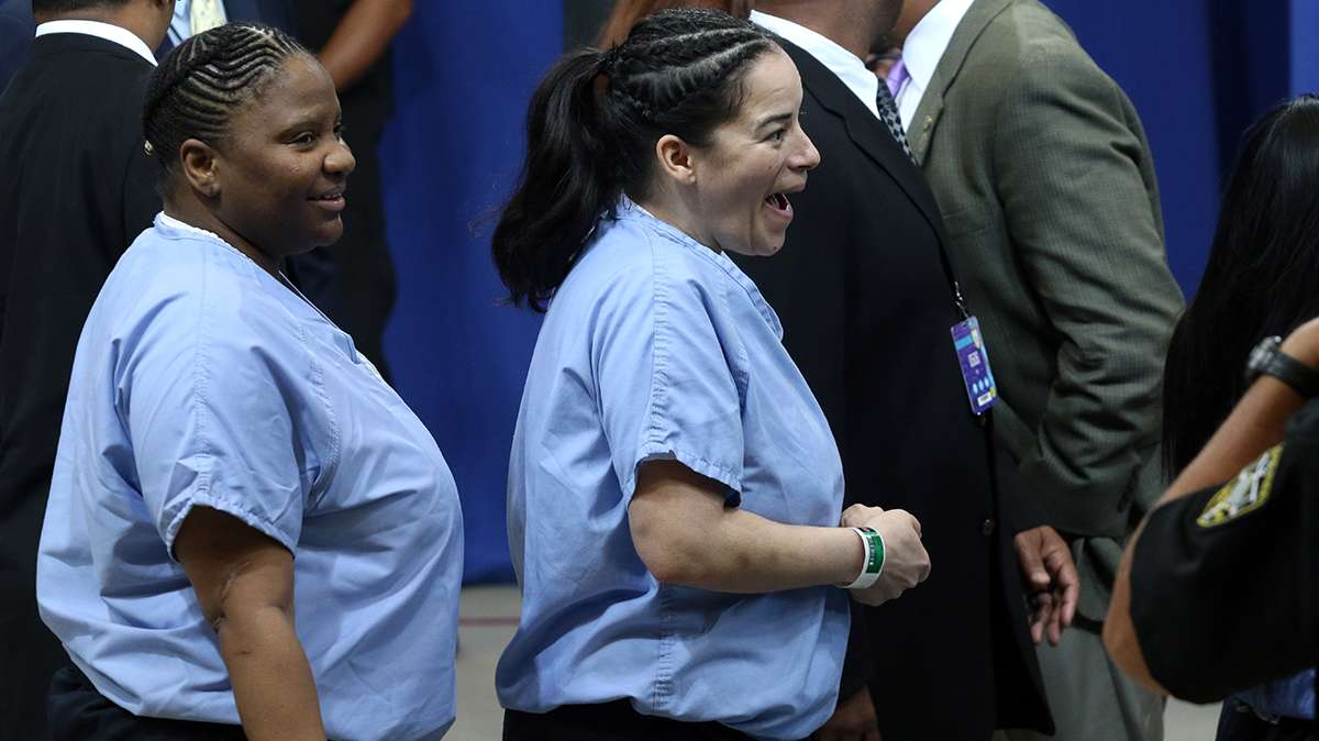 Inmates react to seeing Pope Francis. (Kevin Cook/for NewsWorks)