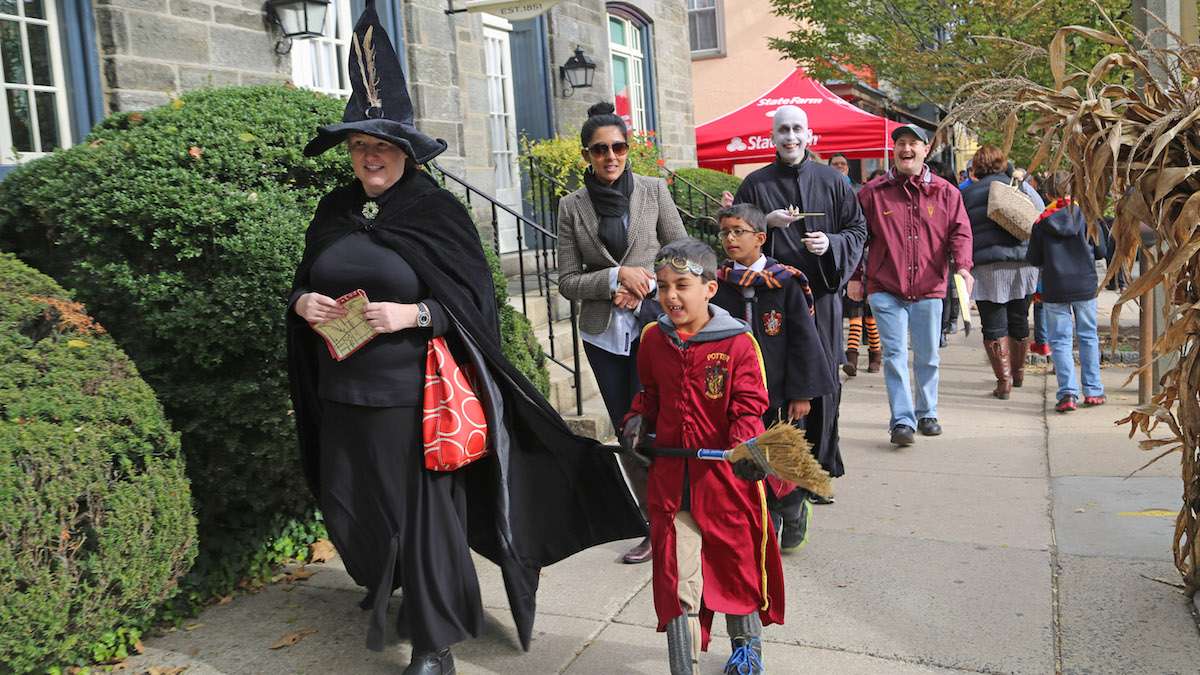 Visitors were able to enjoy Potter activities up and down Germantown Avenue (Natavan Werbock/for NewsWorks)