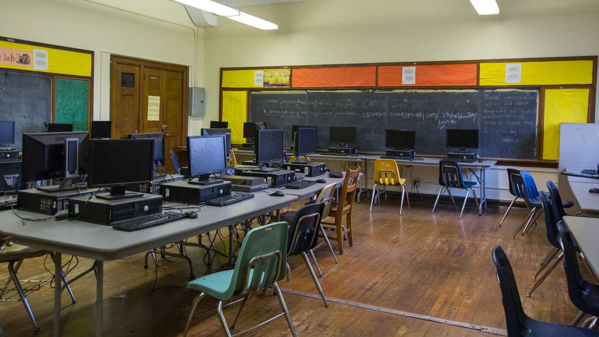 The lone computer lab at Overbrook High School hasn't been updated in at least 5 years according to the principal. (Emily Cohen for NewsWorks)