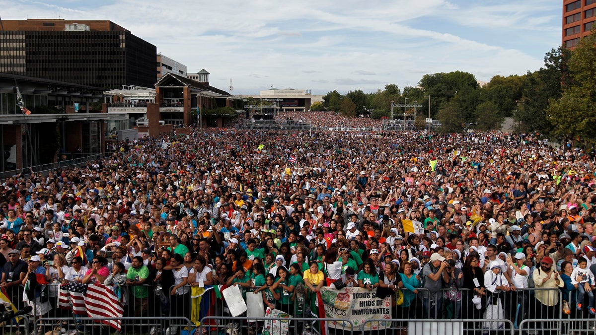  A crowd fills the Independence Mall as Pope Francis speaks in front of Independence Hall, Saturday, Sept. 26, 2015 in Philadelphia. (AP Photo/Alex Brandon) 