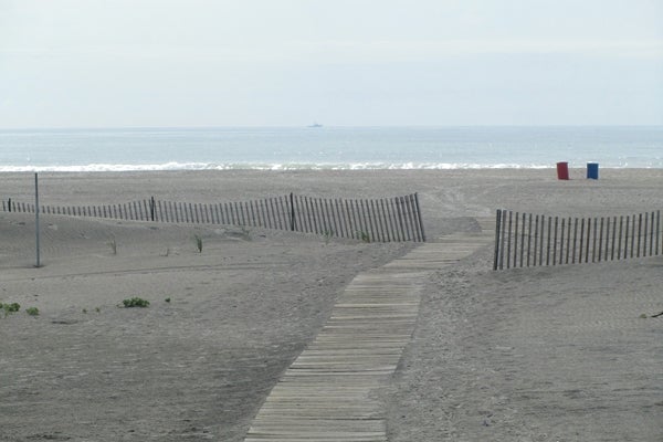 A deserted beach at Wildwood Crest. (Kim Paynter/For NewsWorks)