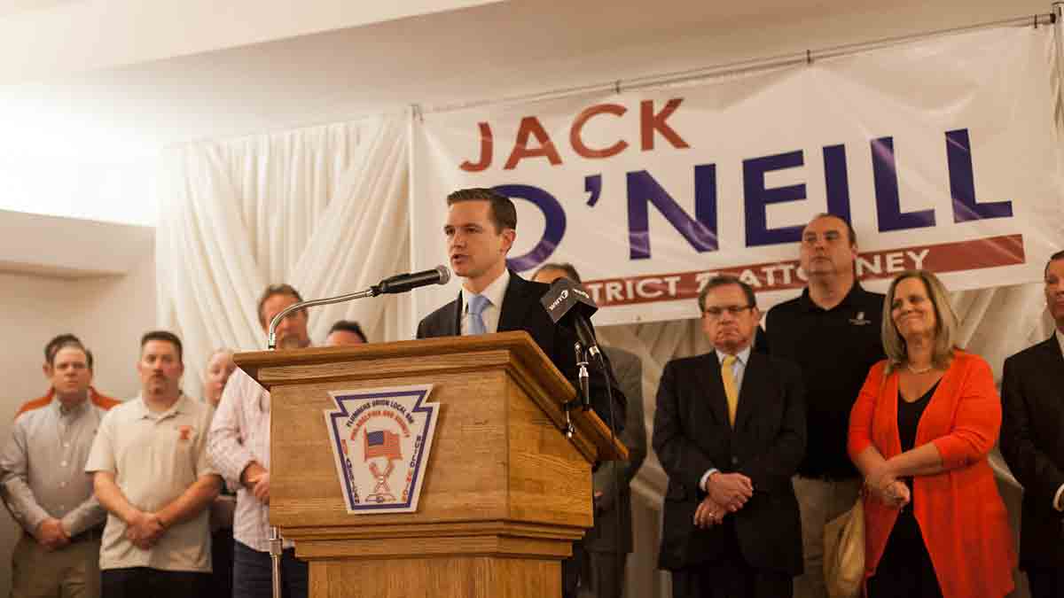  Philadelphia district attorney candidate Jack O'Neill addresses about 200 union members Wednesday night as he received the endorsement of eight construction unions in his bid for the Democratic nomination.(Brad Larrison for NewsWorks) 