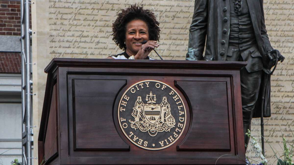 Wanda Sykes speaks about her experiences at Philadelphia's 4th of July celebration of the 50th anniversary of the LGBT civil rights movement. (Kimberly Paynter/WHYY)