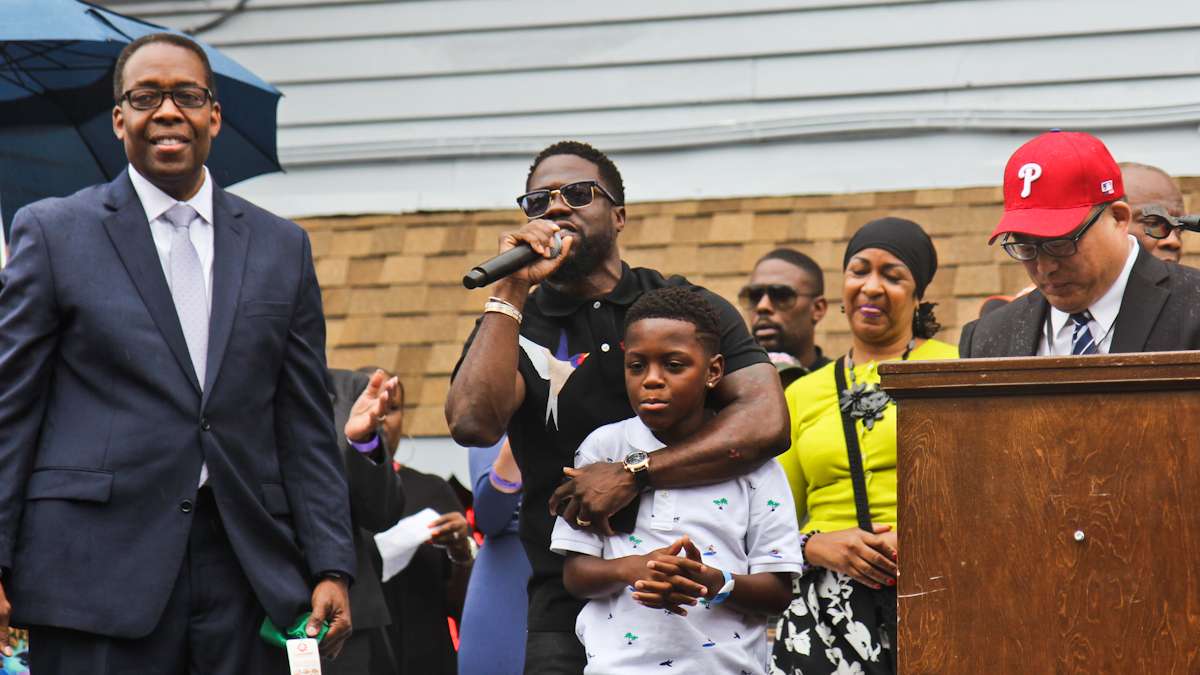 Kevin Hart and his son Hendrix thank the city and citizens of Philadelphia for their support.