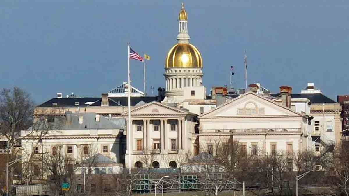  State capitol building in Trenton, New Jersey. (Alan Tu/WHYY) 