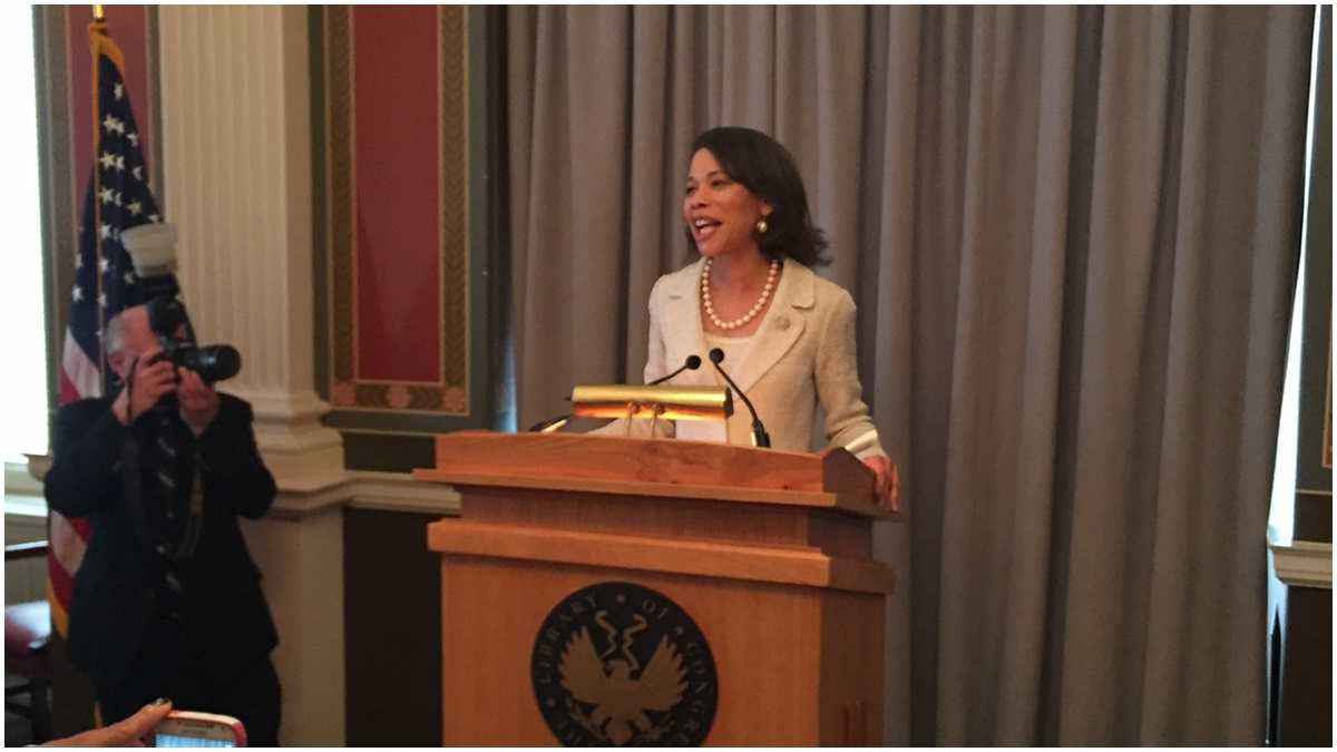  Rep. Lisa Blunt-Rochester speaking to supporters at a reception at the U.S. Capitol. (Paul Parmelee/WHYY) 