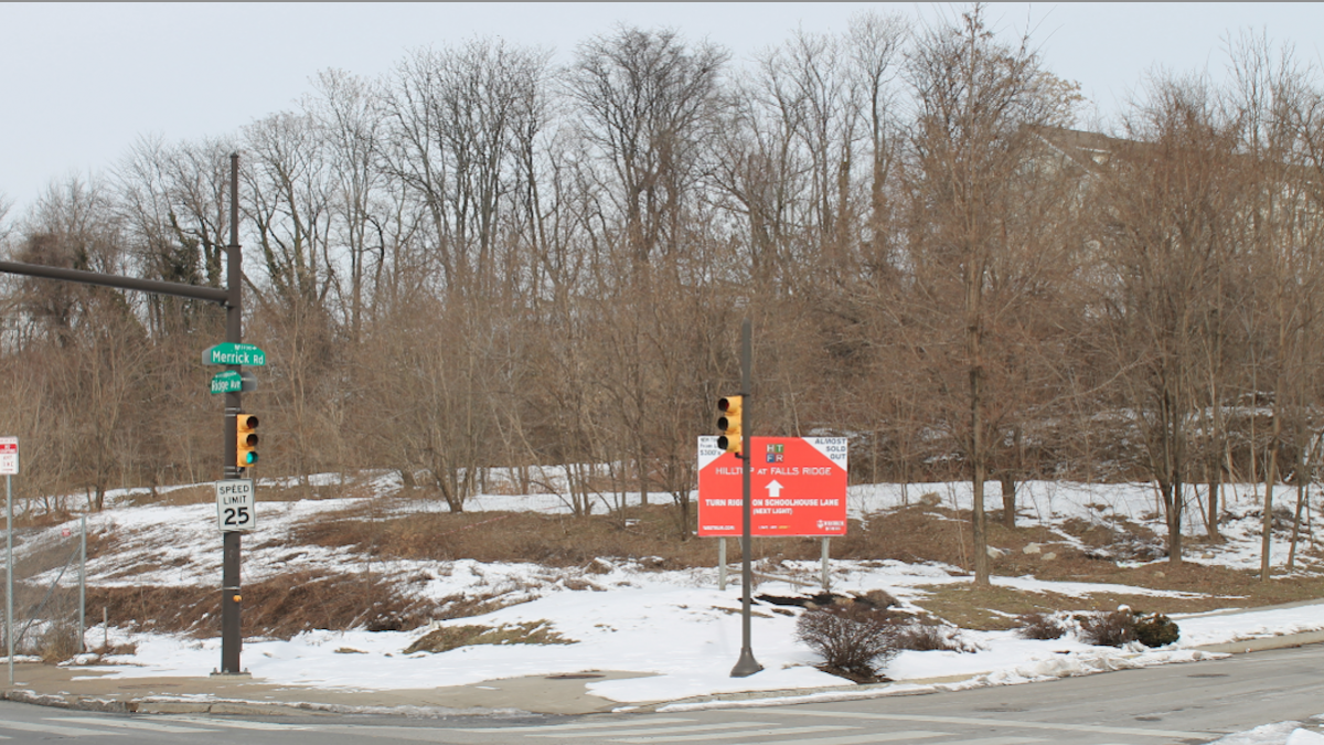  A 96-unit apartment building is coming to this plot of land. (Matt Grady/for NewsWorks, file) 