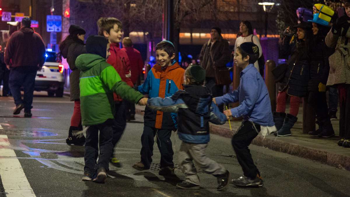 The party continues at Independence Mall where 700 people gathered for suvganiot, dancing, and singing.