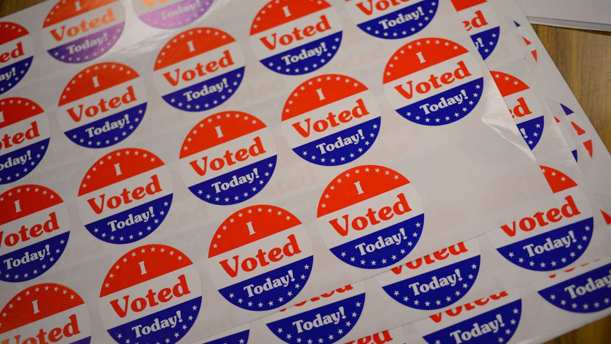 Scenes at the polling places as people cast their votes during the 2014 Midterm Elections. (Bas Slabbers/for NewsWorks)