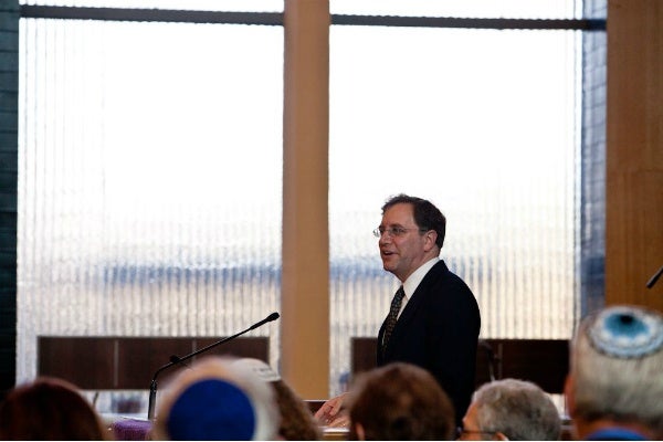 <p><p>Rabbi Adam Zeff of Germantown Jewish Centre welcomes the interfaith crowd. (Brad Larrison/for NewsWorks)</p></p>
