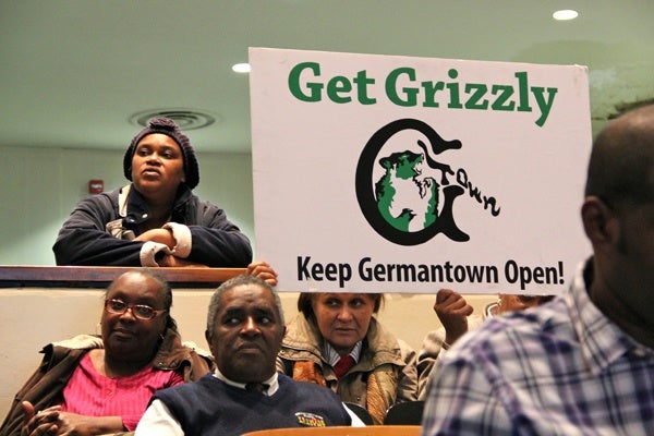 <p>At Martin Luther King High School, community members object to the proposed closing of Germantown High School and other schools in the district. (Emma Lee/for NewsWorks)</p>
