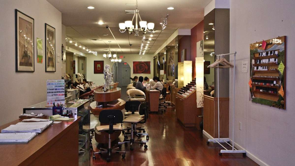 Allure Nail Salon in Center City is known for its cleanliness. (Kimberly Paynter/WHYY)