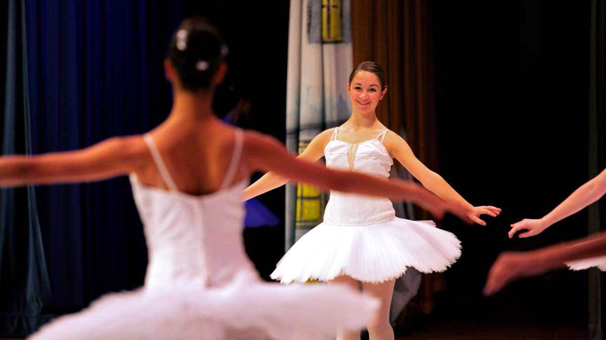 Ballerinas perform the Waltz of the Snowflakes. (Nathaniel Hamilton/for Newsworks) 