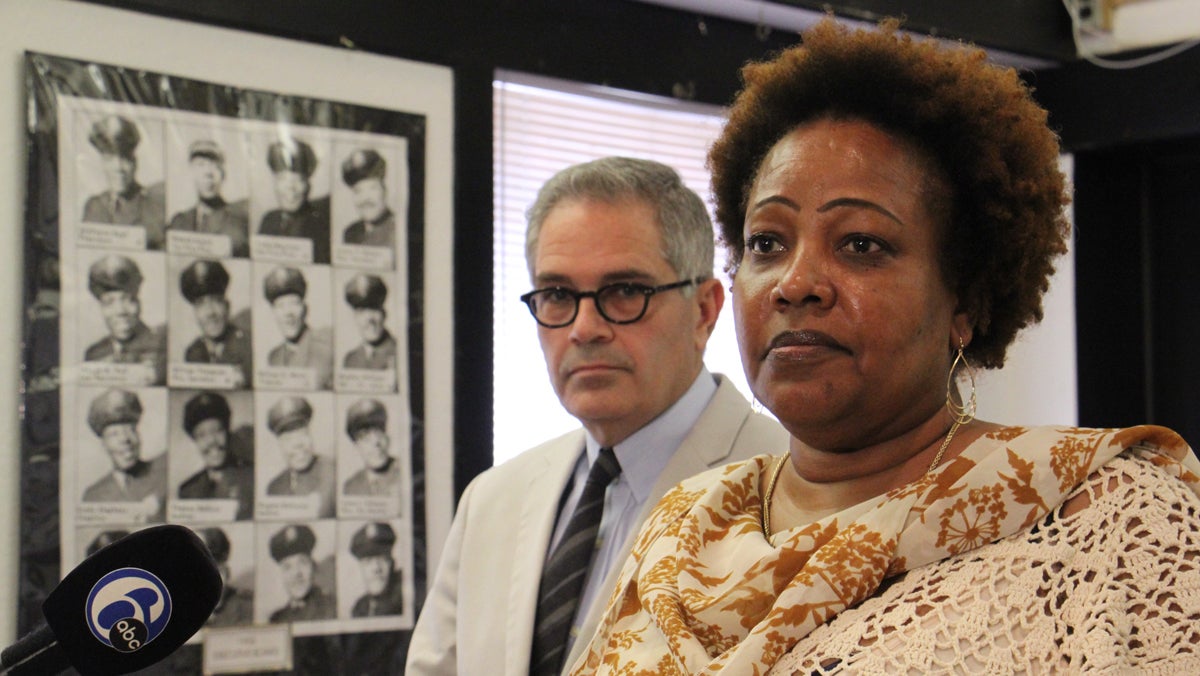  Guardian Civic League President Rochelle Bilal announces her organization's support for Larry Krasner for Philadelphia district attorney. (Emma Lee/WHYY)  