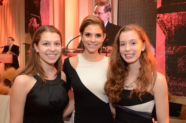 <p><p>Gala host Maria Menounos (center) of NBC's "Extra," with Girl Scouts, Rhiannon Tomitshen and Madison Vorva, winners of the Philadelphia Zoo's Emerging Conservation Leadership Award (Photo courtesy of HughE Dillon)</p></p>
