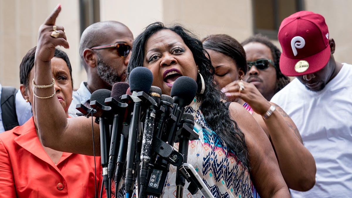  Valerie Castile, speaking outside the Ramsey County Courthouse in St Paul, Minn., after a jury acquitted Officer Jeronimo Yanez in the killing of her son, Philando Castile. (Lorie Shaull/ Flickr Creative Commons) 
